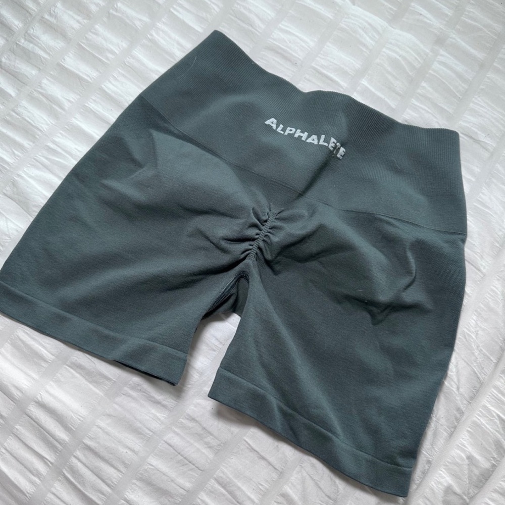 Alphalete amplify shorts